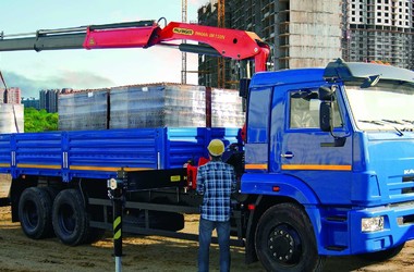 Бортовой грузовой манипулятор 7 тонн КАМАЗ 61147